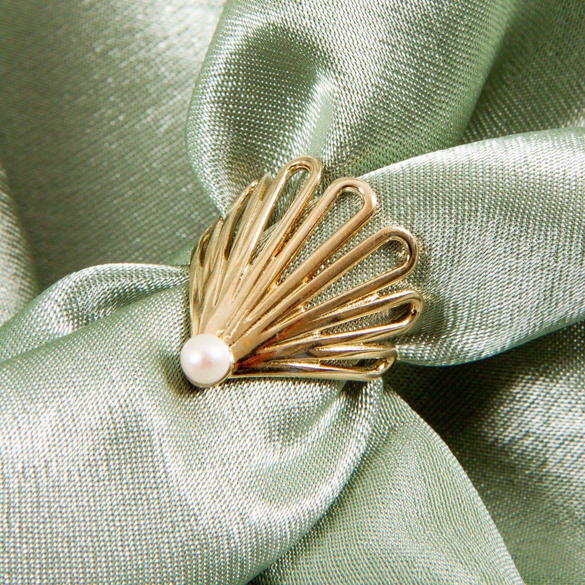 Deco Fan Pearl Ring