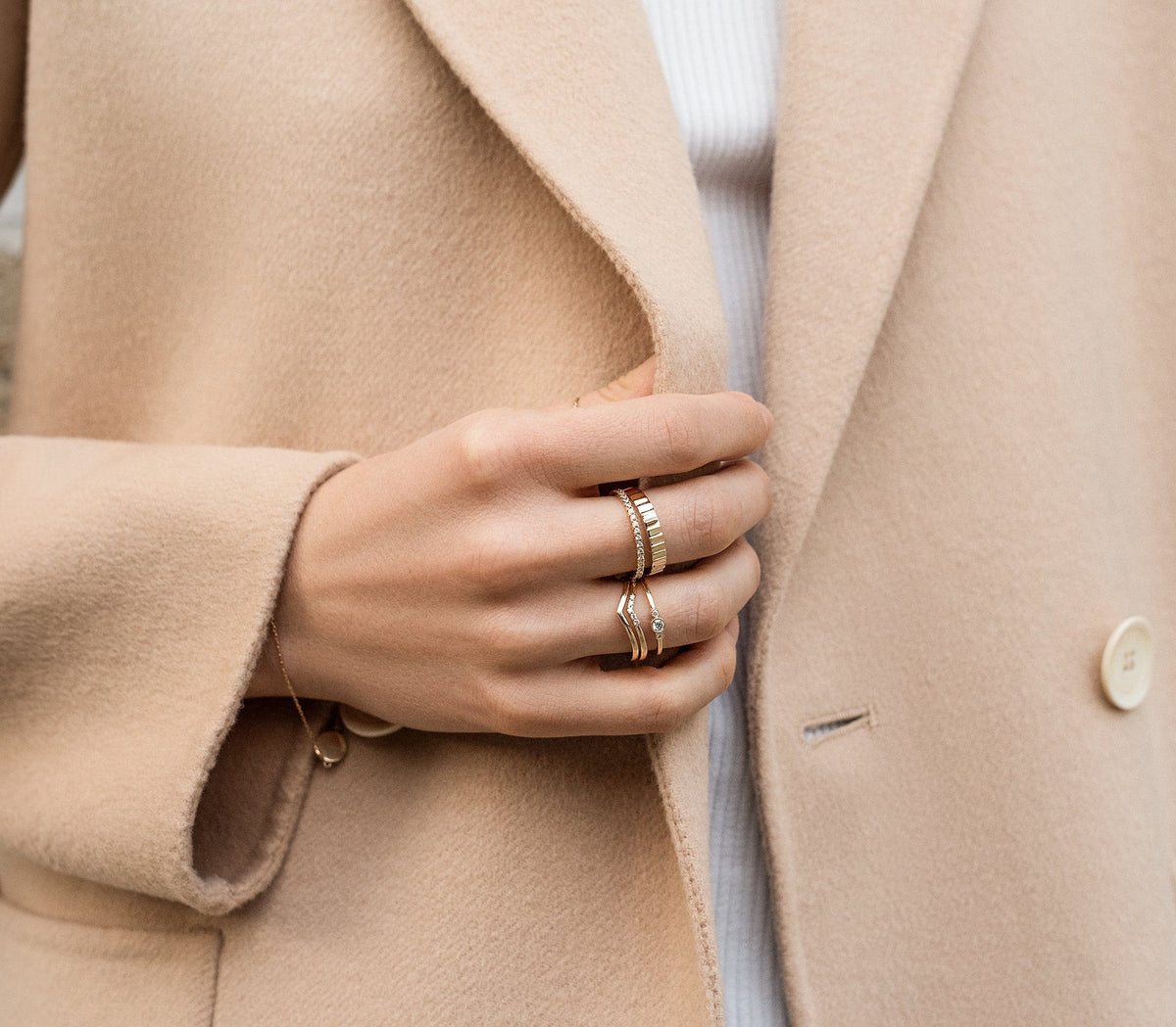 Brooklyn Bridge Ring Lifestyle Model