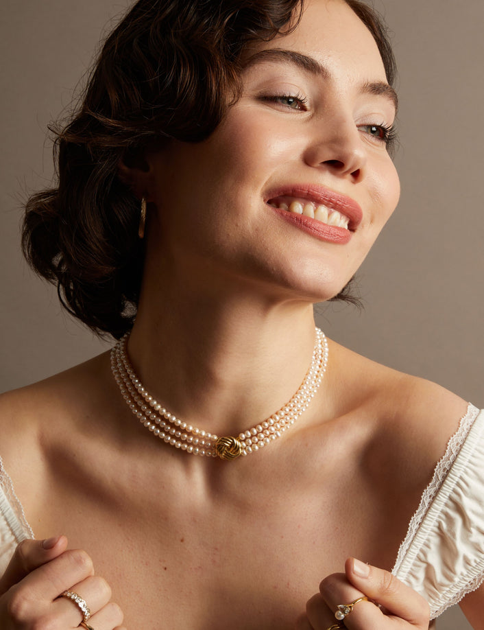 Aurate x Marilyn Monroe: Gold Knot Pearl Necklace