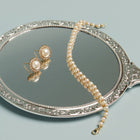 Aurate x Marilyn Monroe: Gold Knot Pearl Bracelet