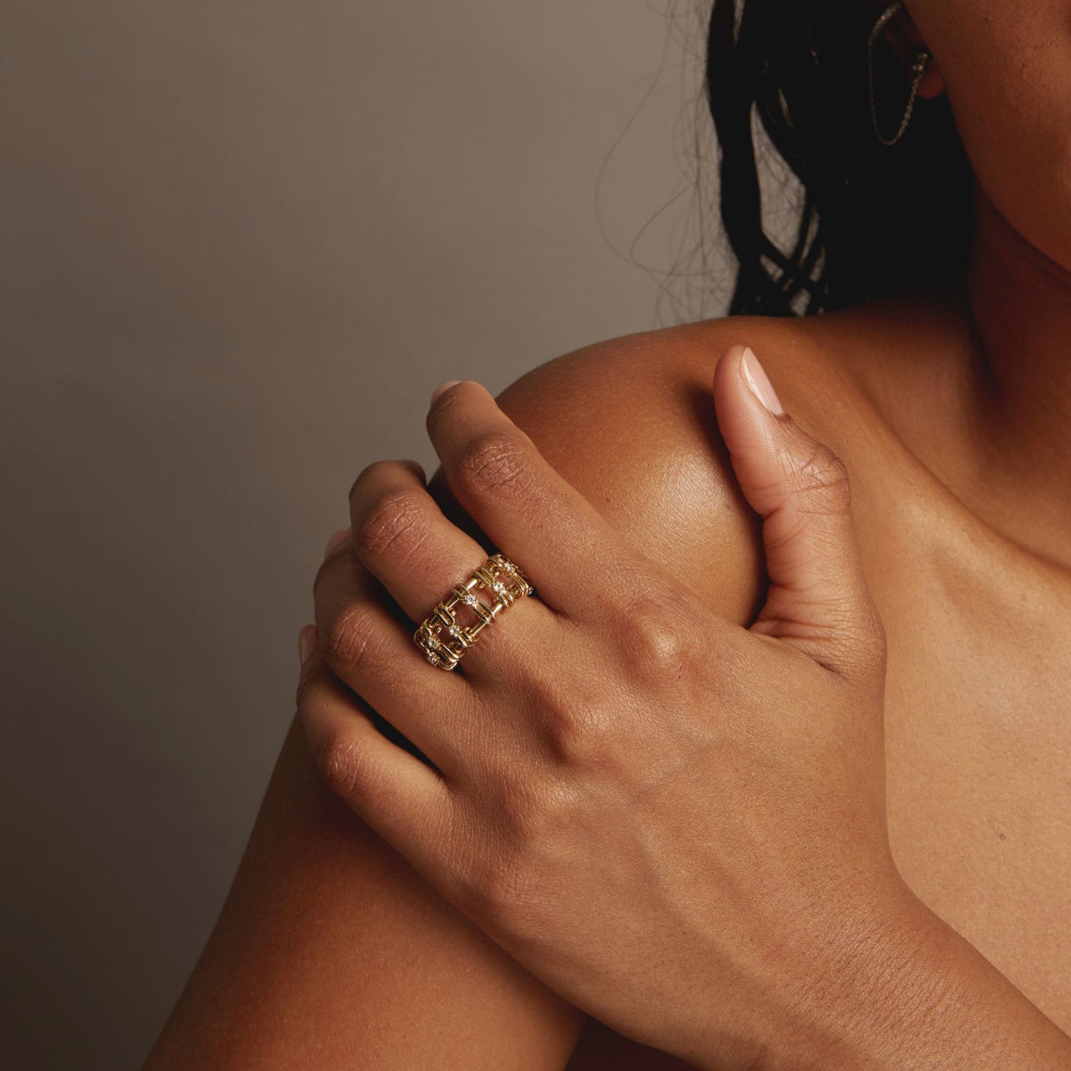 Aurate x Frye: Kinetic Spur Ring