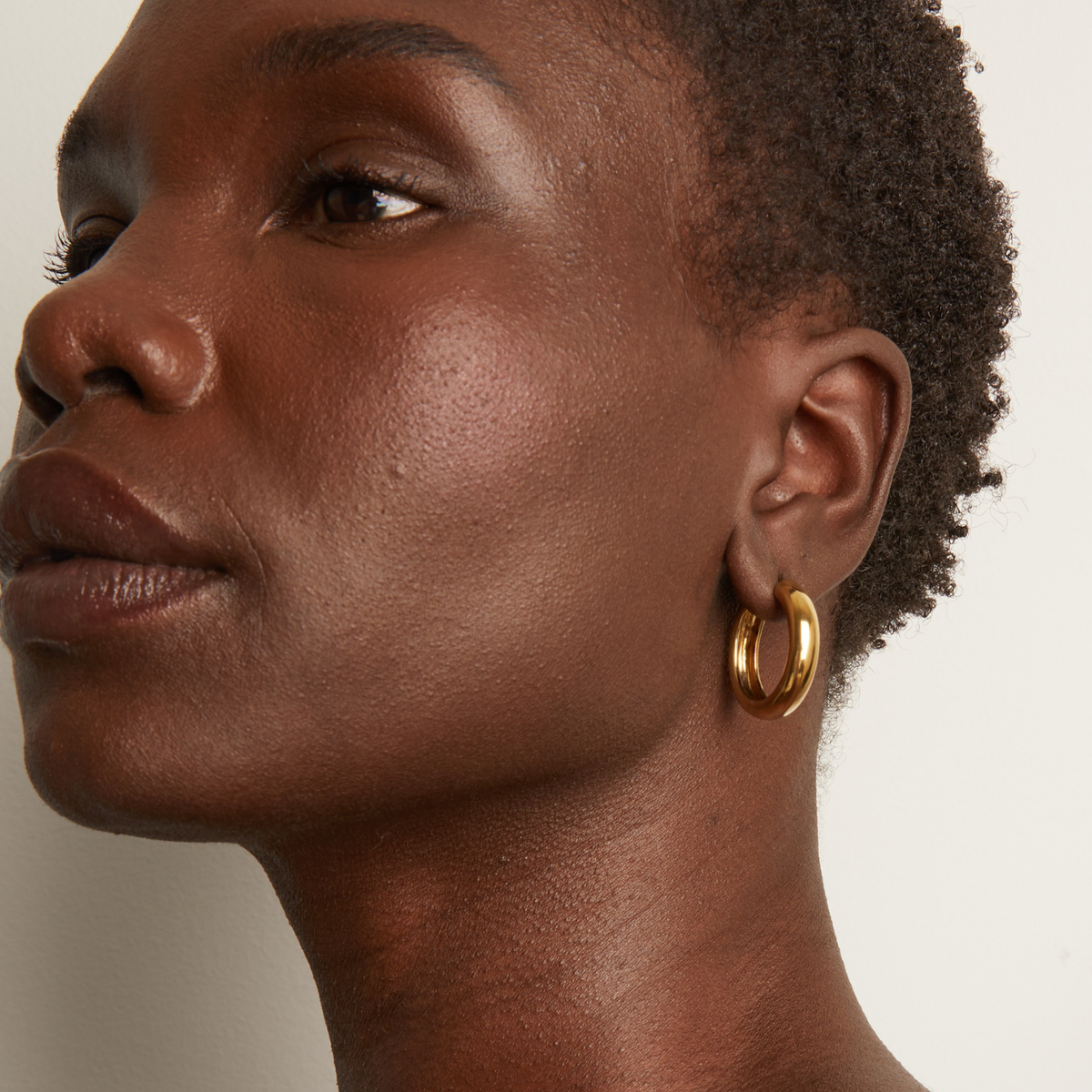 Chunky Pearl Gold Hoop Earrings, 14k Gold Beaded Hoop Earring, Chunky Open Hoop Earring, Big Pearl Hoop Earring, Statement Hoop Earring - UK