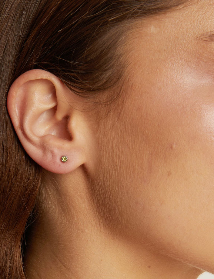 Aurate x Wilson: Lab Grown Peridot Bezel Stud Earrings