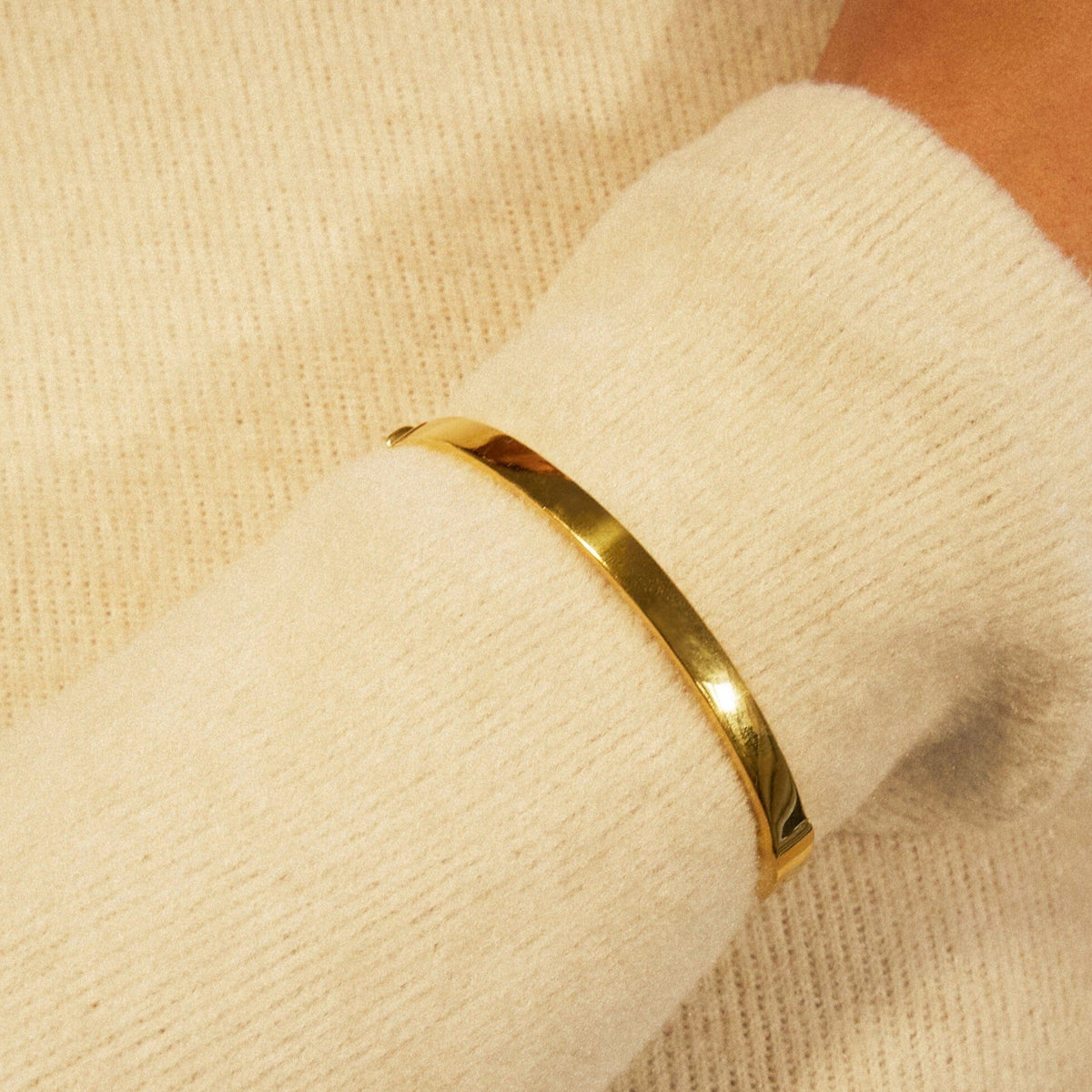 Classic Gold Hinged Bracelet