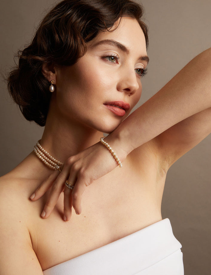Aurate x Marilyn Monroe: Gold Knot Pearl Bracelet
