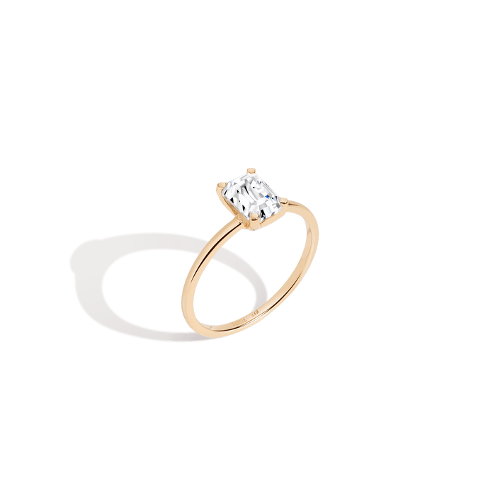 Mira 0.70 Pointer Round Solitaire Engagement Diamond Ring | Fiona Diamonds