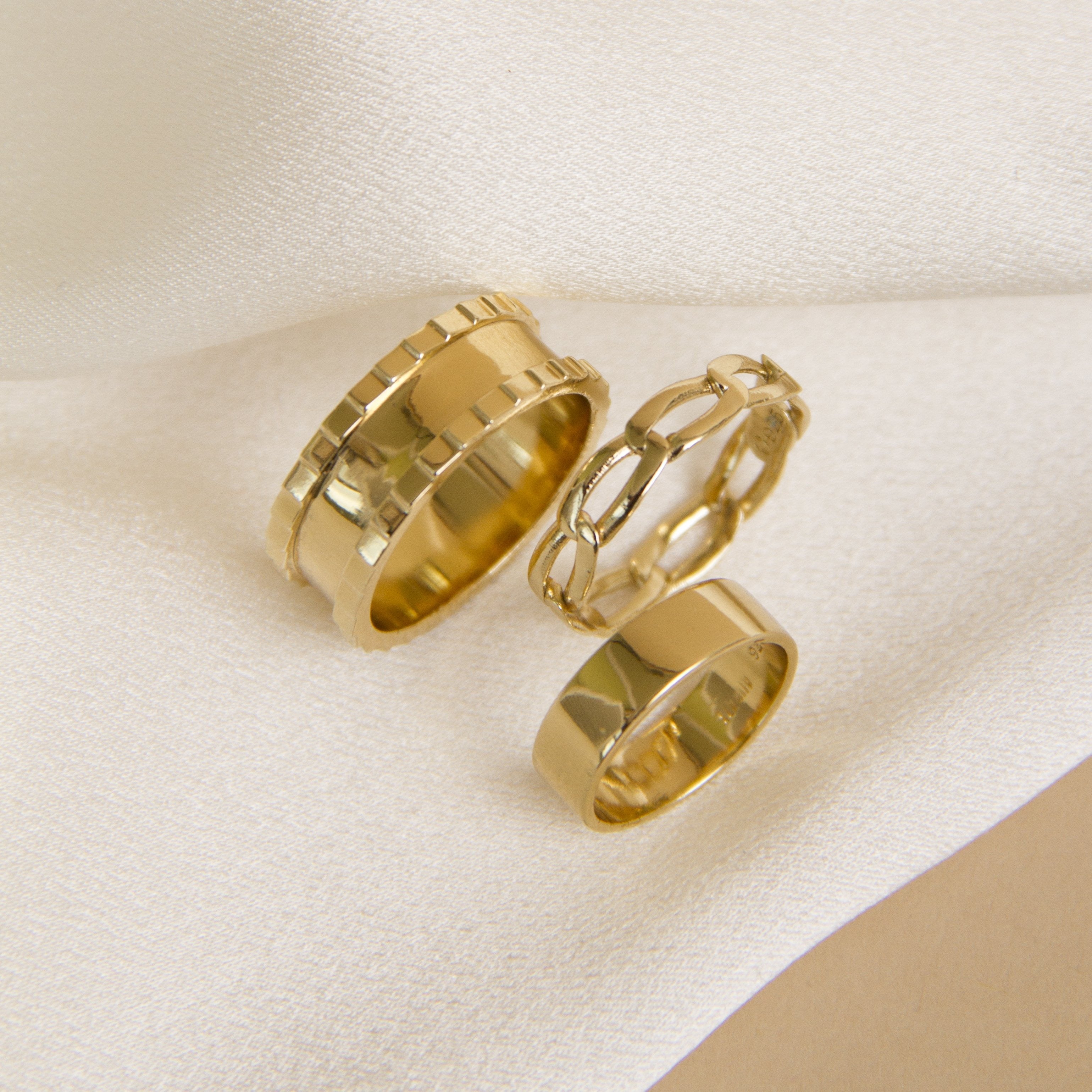 Open Link Ring in Yellow, Rose or White Gold