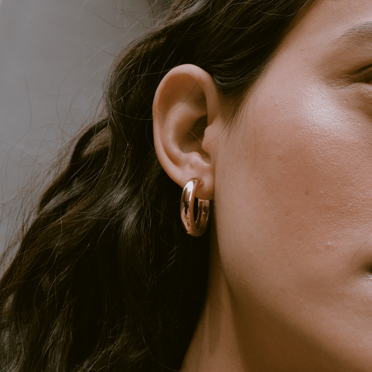 Medium Chunky Hinged Hoop Earrings