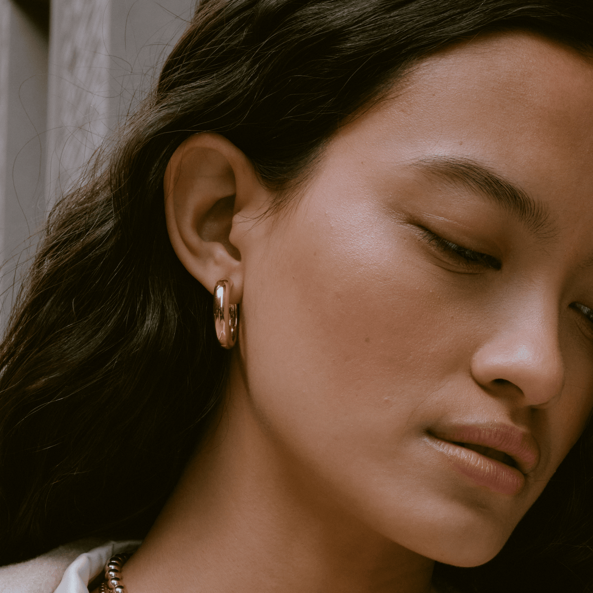 Medium Chunky Hinged Hoop Earrings