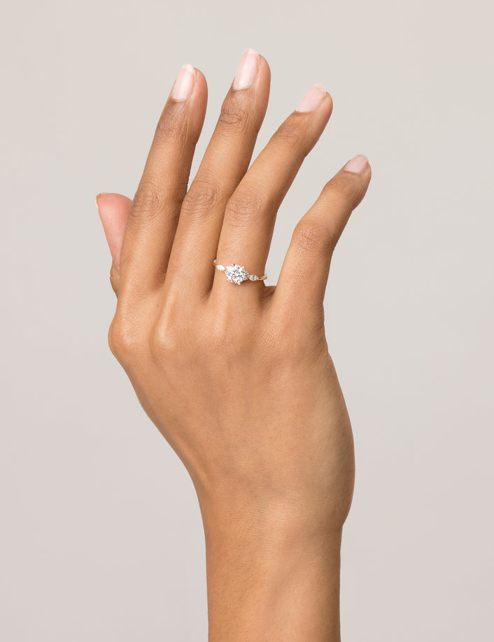 Round Floral Diamond Ring