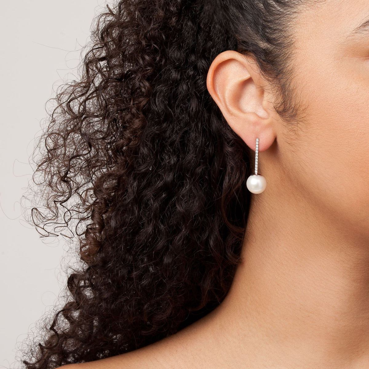 of pearl earrings